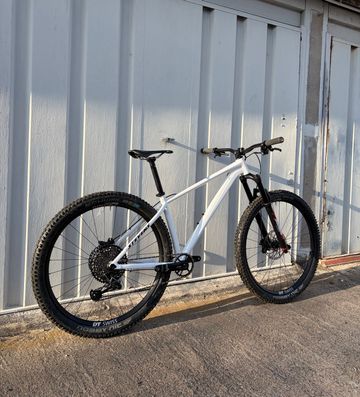 Used Stevens Monarch Trail 2020 2020 Mountainbike, White, 29 — image 3 of 13