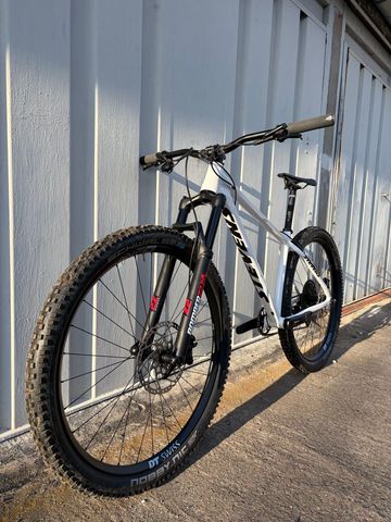 Used Stevens Monarch Trail 2020 2020 Mountainbike, White, 29 — image 10 of 13