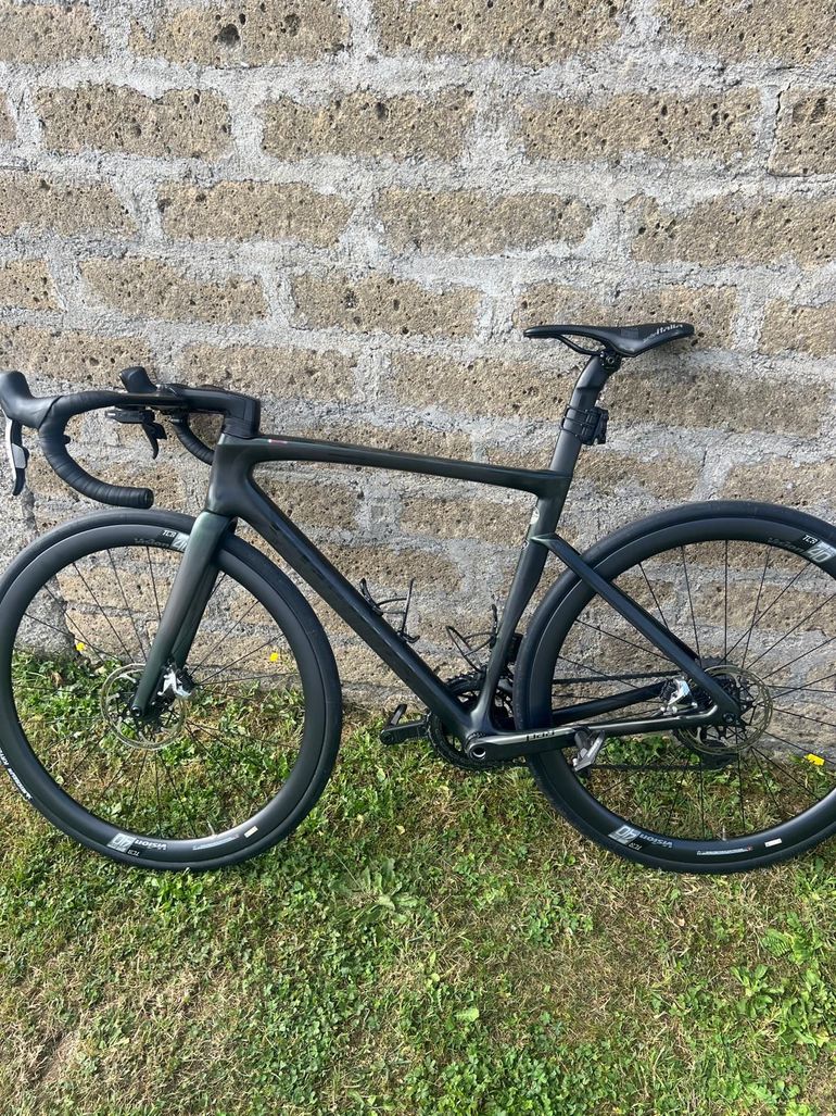 Used Specialized S-Works Tarmac SL7 - SRAM Red eTap AXS 2023 2023 Road & Gravel, Black — image 2 of 20