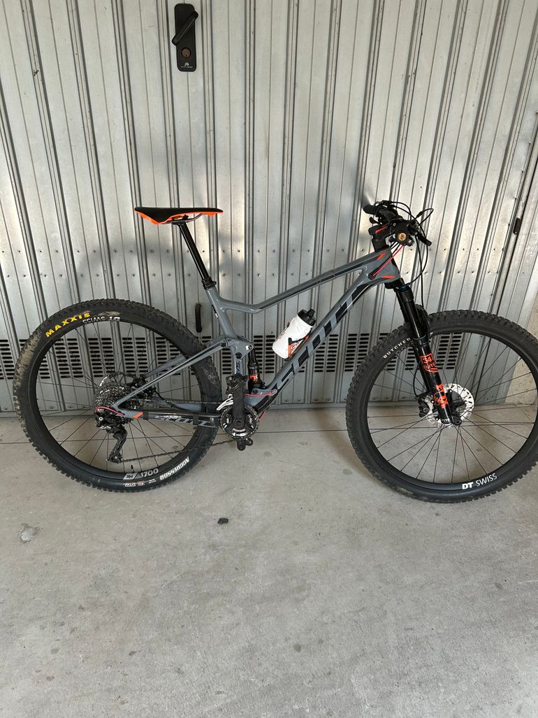 Used Scott Spark 910 2018 2018 Mountainbike, Light Gray, 29 — image 2 of 3