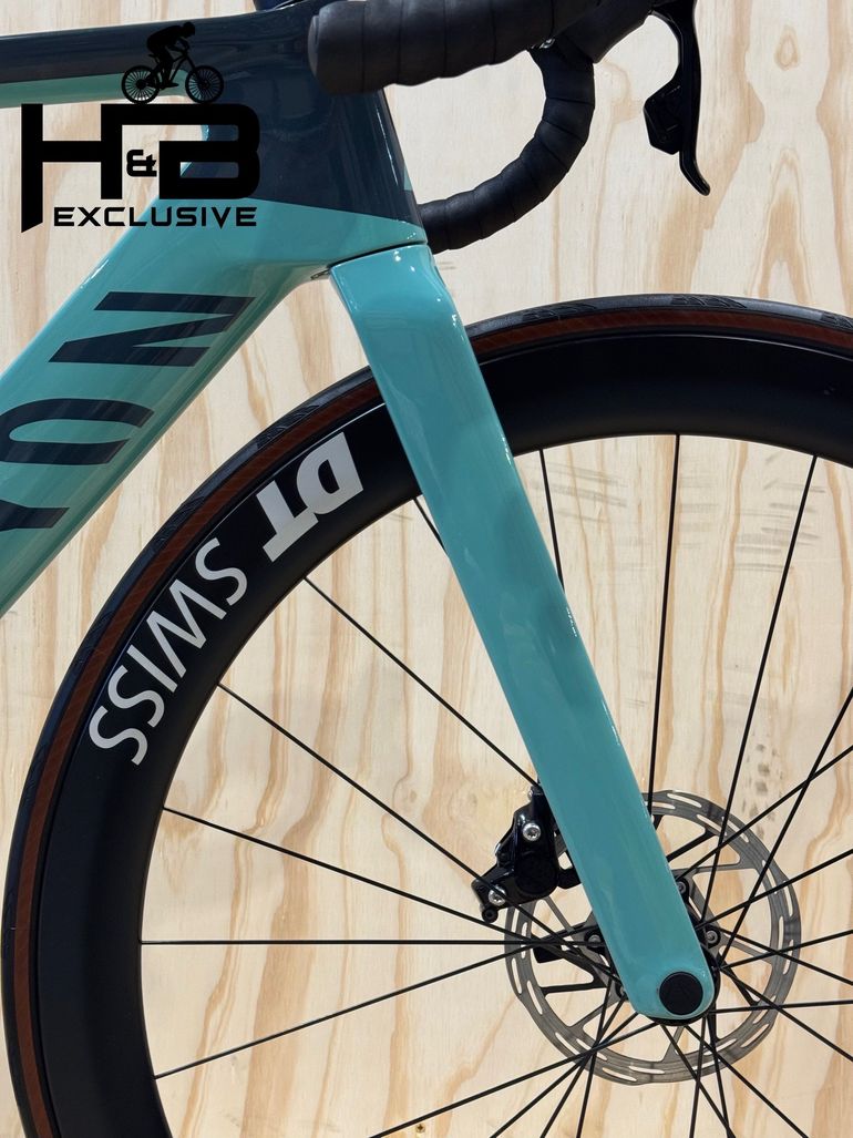 Used Canyon Aeroad CF SLX 7 ETap Carbon Sram Rival AXS 2023 Road & Gravel, Green — image 4 of 11