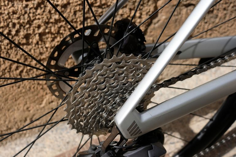 Used BMC Roadmachine 01 FOUR 2024 2024 Road & Gravel, Light Gray — image 13 of 19