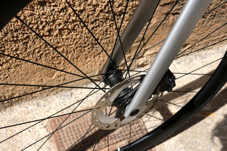 Used BMC Roadmachine 01 FOUR 2024 2024 Road & Gravel, Light Gray — image 7 of 19