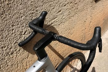 Used BMC Roadmachine 01 FOUR 2024 2024 Road & Gravel, Light Gray — image 12 of 19