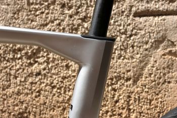 Used BMC Roadmachine 01 FOUR 2024 2024 Road & Gravel, Light Gray — image 3 of 19