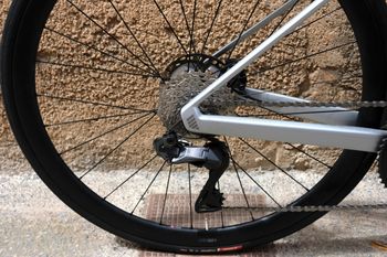 Used BMC Roadmachine 01 FOUR 2024 2024 Road & Gravel, Light Gray — image 15 of 19