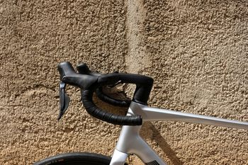 Used BMC Roadmachine 01 FOUR 2024 2024 Road & Gravel, Light Gray — image 6 of 19