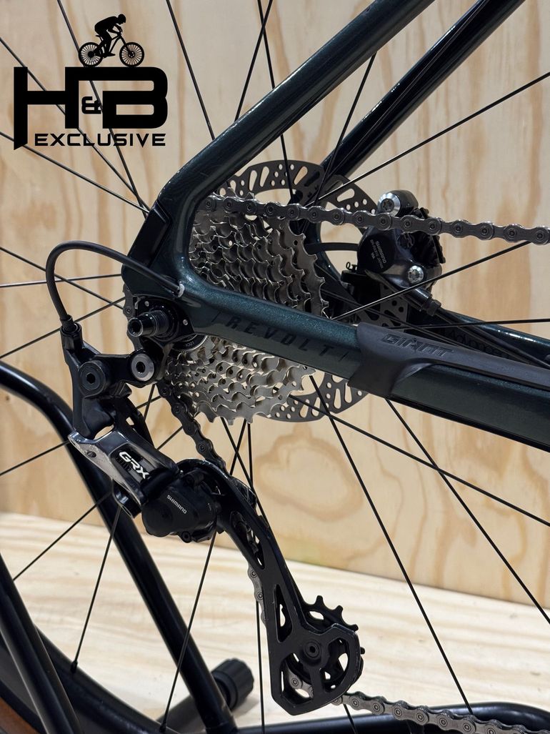 Used Giant Revolt Advanced 0 Carbon Shimano GRX 2021 Road & Gravel, Black — image 12 of 12