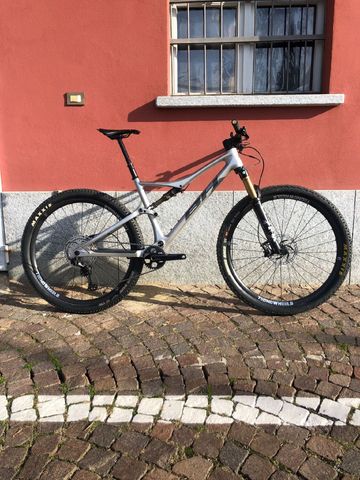 Gebrauchtes BH Lynx Shimano Deore XT 2023 Mountainbike, Hellgrau, 29 — Bild 1 von 5