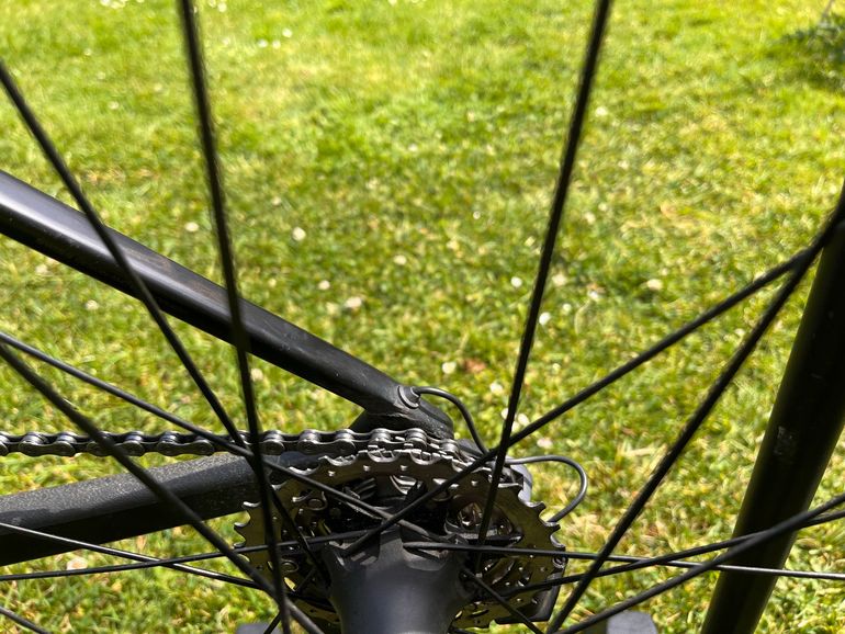 Used BMC Roadmachine 01 FOUR 2021 2021 Road & Gravel, Black — image 12 of 13