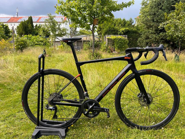 Used BMC Roadmachine 01 FOUR 2021 2021 Road & Gravel, Black — image 9 of 13