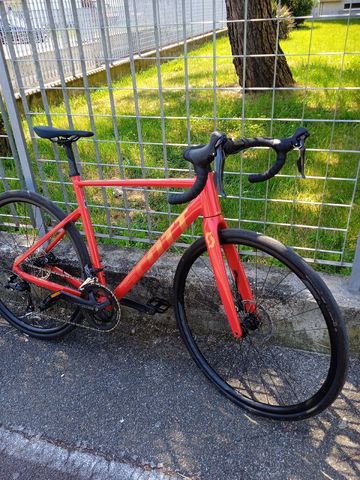 Scott Speedster Shimano Sora 2023 Road & Gravel usato, Rosso — immagine 1 di 11