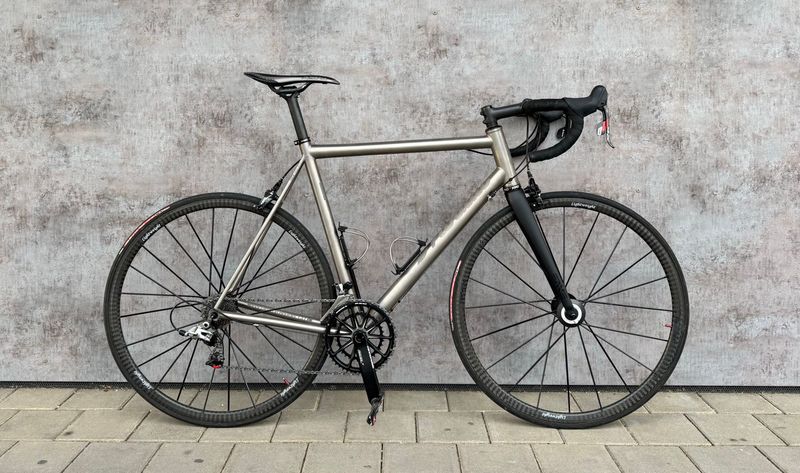 Used Mosaic Custom SRAM Red 2016 Road & Gravel