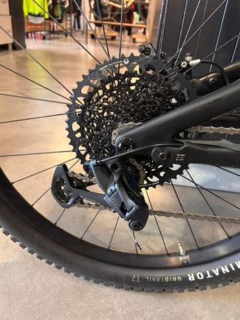 Used Specialized Turbo Levo 3 Comp Carbon 2023 2023 Mountainbike — image 4 of 17