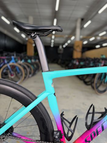 Used Specialized Tarmac SL7 Di2 Carbon 2022 Road & Gravel, Blue — image 10 of 24