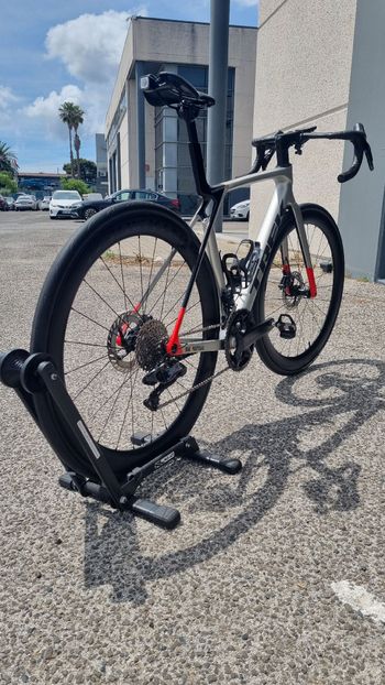Used Trek Madone SL 7 Gen 8 2025 2025 Road & Gravel, Light Gray — image 2 of 8