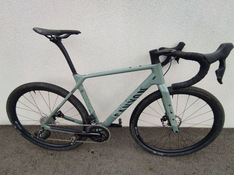 Used Canyon Grizl CF SL 7 eTap 2025 2025 Road & Gravel, Green — image 1 of 3