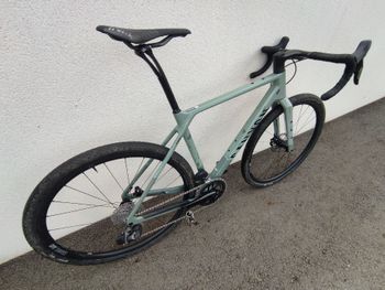 Used Canyon Grizl CF SL 7 eTap 2025 2025 Road & Gravel, Green — image 3 of 3