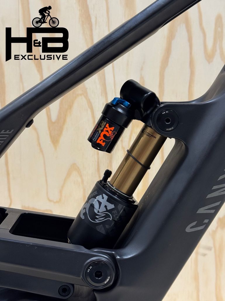 Used Canyon Torque:ON CF 9 Carbon Shimano XT 2024 Mountainbike, Black — image 10 of 13