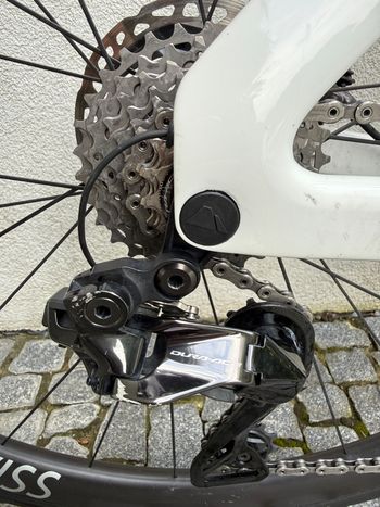 Used Canyon Aeroad CFR Disc Di2 2022 Road & Gravel, White — image 3 of 9