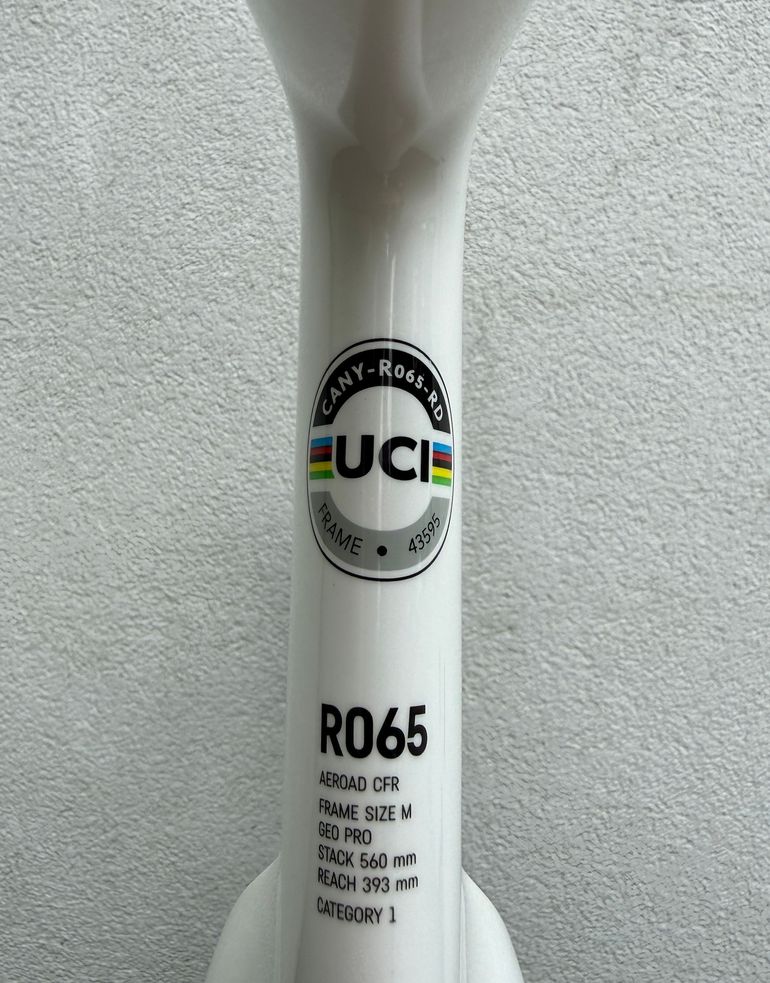 Used Canyon Aeroad CFR Disc Di2 2022 Road & Gravel, White — image 4 of 9