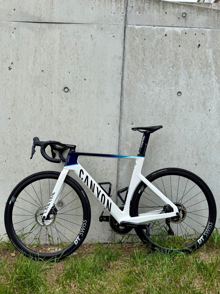 Used Canyon Aeroad CFR Disc Di2 2022 Road & Gravel, White — image 2 of 9
