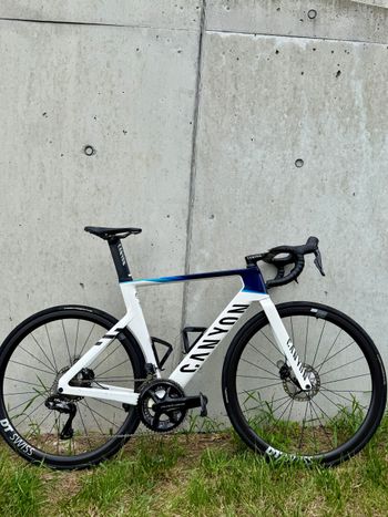 Used Canyon Aeroad CFR Disc Di2 2022 Road & Gravel