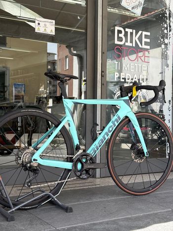 Used Bianchi Oltre Race 105 2023 2023 Road & Gravel — image 4 of 5