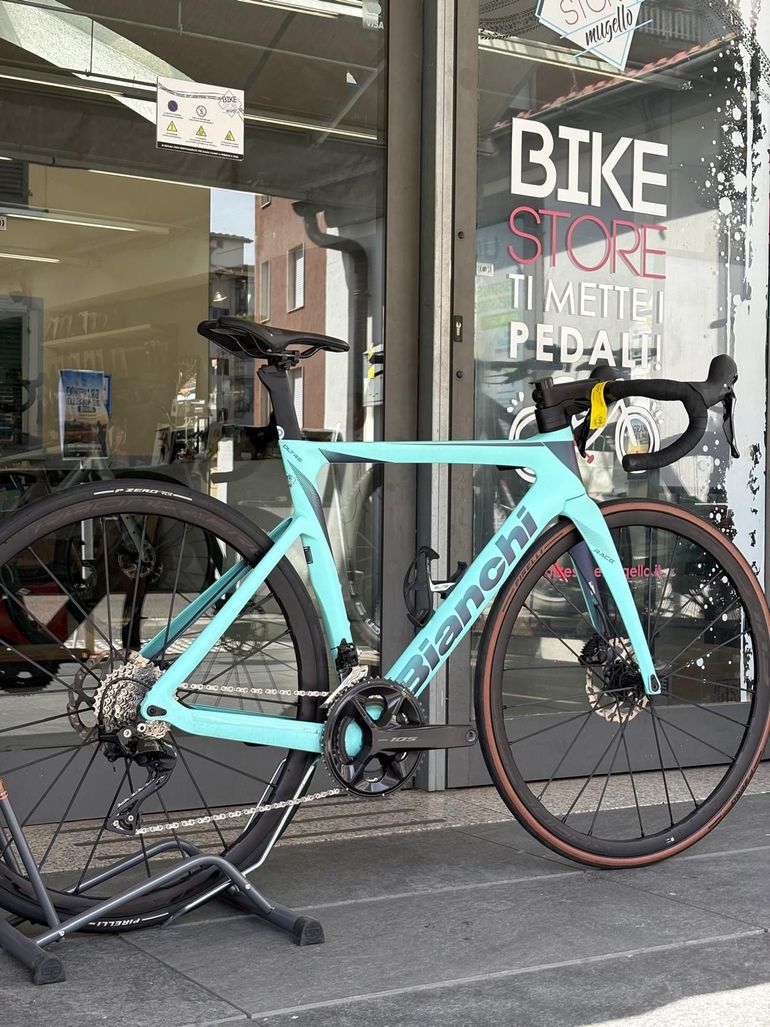 Used Bianchi Oltre Race 105 2023 2023 Road & Gravel — image 4 of 5