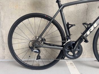 Used Trek Émonda SL 6 Disc 2021 2021 Road & Gravel — image 7 of 8