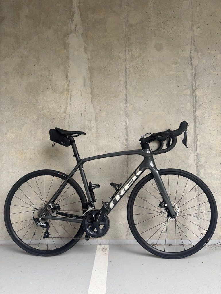 Used Trek Émonda SL 6 Disc 2021 2021 Road & Gravel — image 1 of 8
