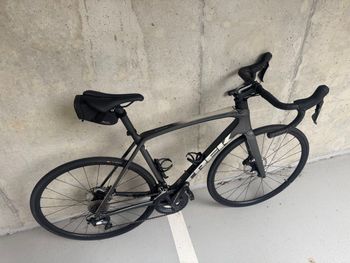 Used Trek Émonda SL 6 Disc 2021 2021 Road & Gravel — image 3 of 8