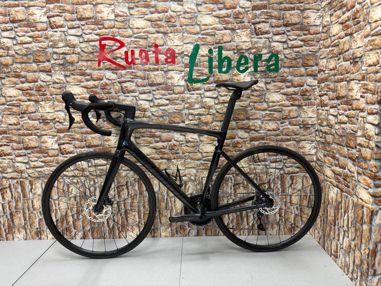 Used Specialized Tarmac SL7 Sport 2022 2022 Road & Gravel, Black — image 3 of 10