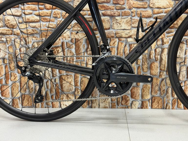 Used Specialized Tarmac SL7 Sport 2022 2022 Road & Gravel, Black — image 2 of 10
