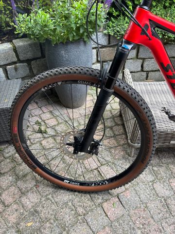 Used Stevens Sonora ES 2021 2021 Mountainbike, Red, 29 — image 8 of 12