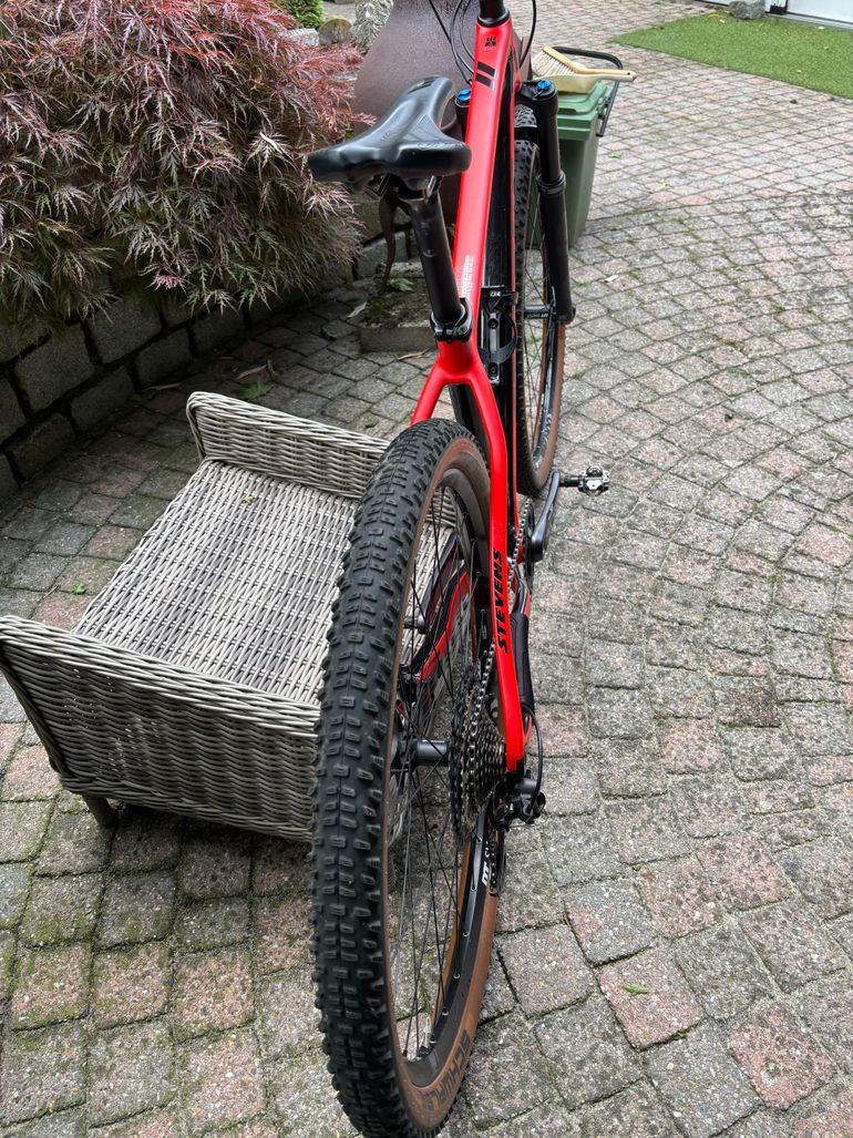 Used Stevens Sonora ES 2021 2021 Mountainbike, Rot, 29 — image 3 of 12