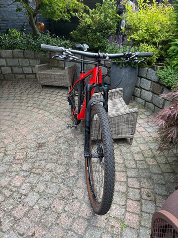 Used Stevens Sonora ES 2021 2021 Mountainbike, Red, 29 — image 2 of 12