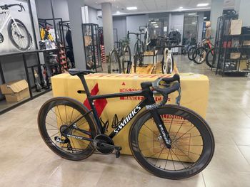 Used Specialized S-Works Tarmac SL8 - SRAM RED AXS 2026 2026 Road & Gravel, Purple — image 2 of 6