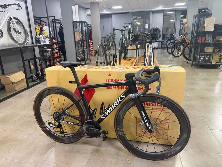 Used Specialized S-Works Tarmac SL8 - SRAM RED AXS 2026 2026 Road & Gravel, Purple — image 2 of 6