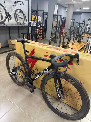 Used Specialized S-Works Tarmac SL8 - SRAM RED AXS 2026 2026 Road & Gravel, Purple — image 3 of 6