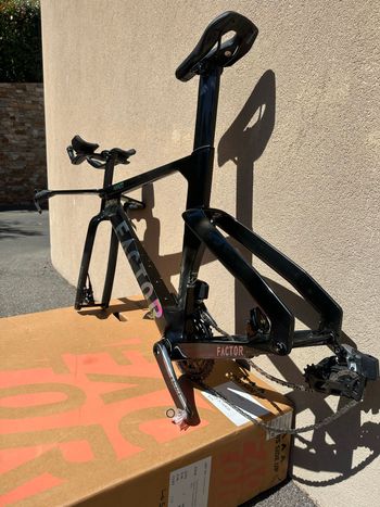 Used Factor HANZO - SRAM Red w/ Power Meter 2024 Frameset 2024 Road & Gravel, Black — image 4 of 5