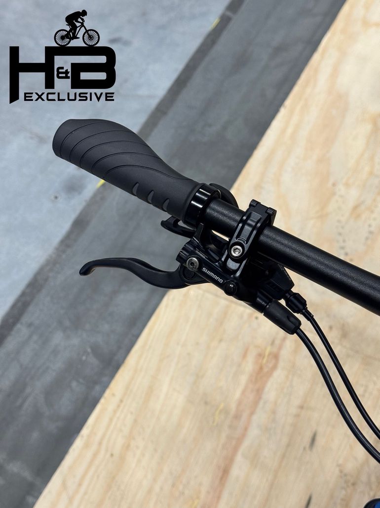 Used Focus Aventura² 6.8 Shimano Deore 2023 Mountainbike, Light Gray — image 6 of 15