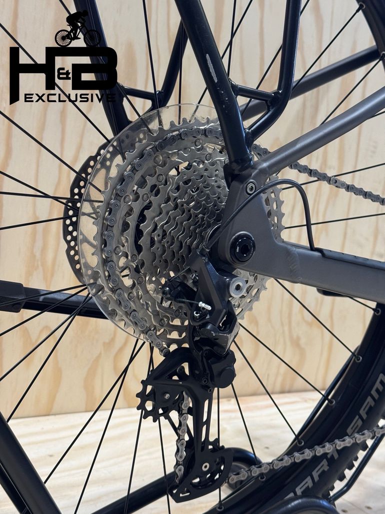 Used Focus Aventura² 6.8 Shimano Deore 2023 Mountainbike, Light Gray — image 15 of 15