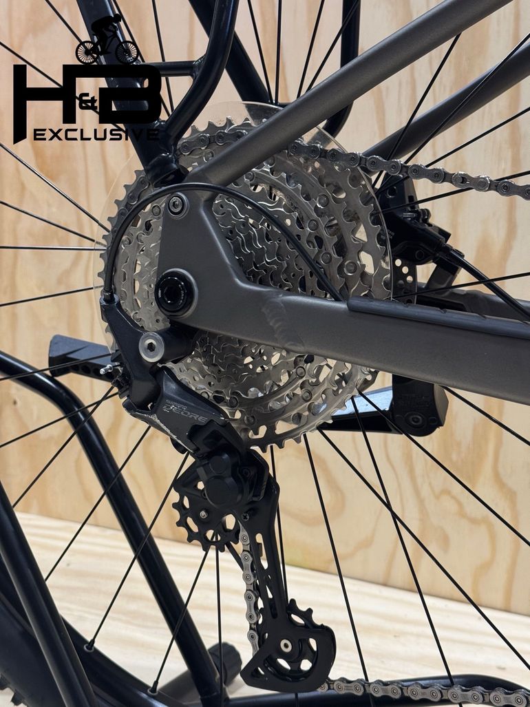 Used Focus Aventura² 6.8 Shimano Deore 2023 Mountainbike, Light Gray — image 14 of 15