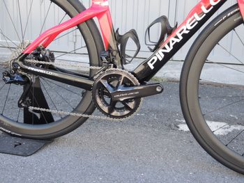 Tweedehands Pinarello DOGMA F DURA ACE Di2 Disc 2023 2023 Road & Gravel — afbeelding 2 van 5