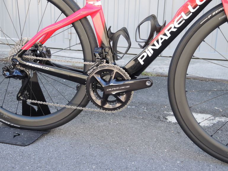Tweedehands Pinarello DOGMA F DURA ACE Di2 Disc 2023 2023 Road & Gravel — afbeelding 2 van 5
