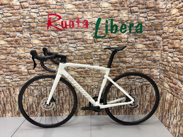 Used Specialized Tarmac SL7 Sport 2022 2022 Road & Gravel, White — image 3 of 9