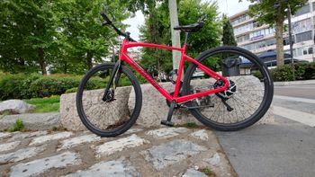 Used Specialized Sirrus X 2.0 2022 2022 Urban, Red — image 3 of 11