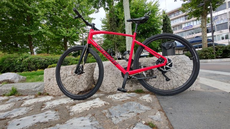 Used Specialized Sirrus X 2.0 2022 2022 Urban, Red — image 3 of 11