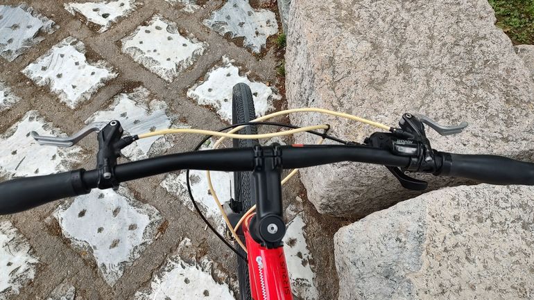 Used Specialized Sirrus X 2.0 2022 2022 Urban, Red — image 8 of 11